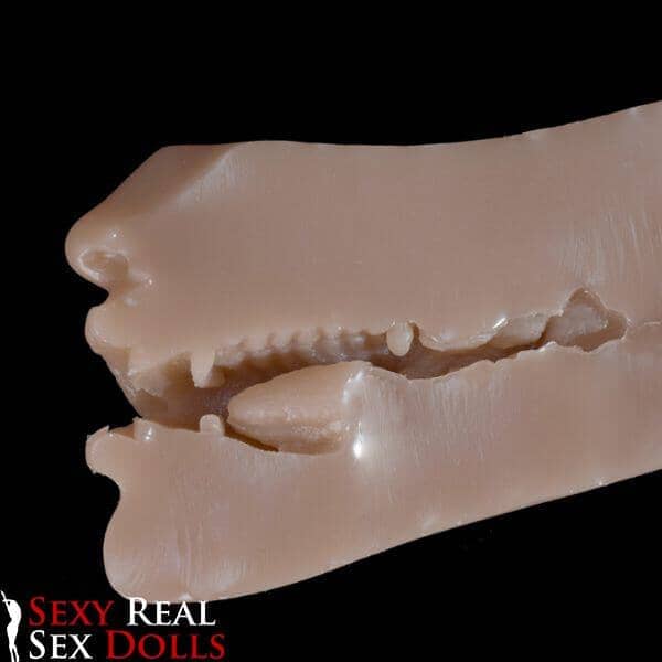 6Ye Dolls 10cm (3.9') Blowjob Mouth with Teeth Masturbator ( Model# LY0011)